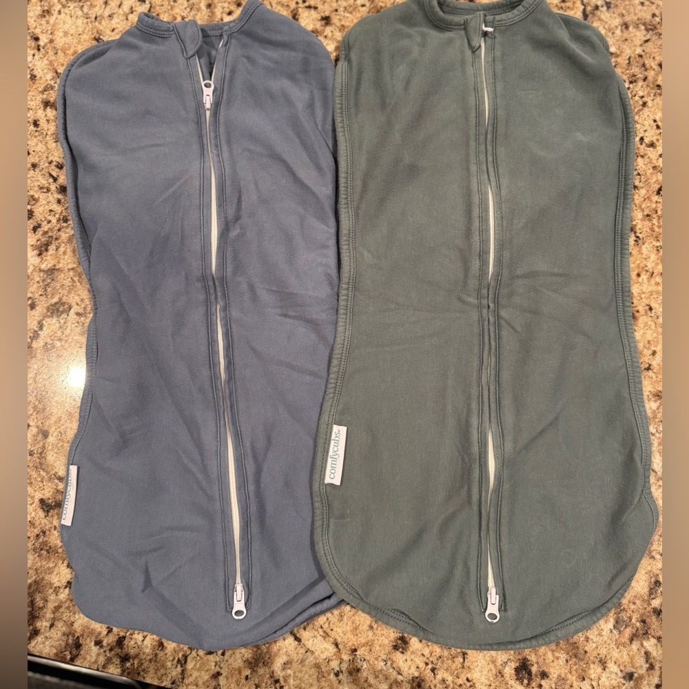 ComfyCubs Newborn Swaddles (2 pack) 💙💚